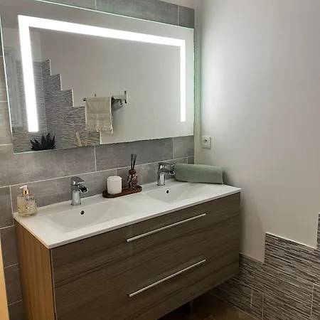 Vila 480 Roquebrune-sur Argens